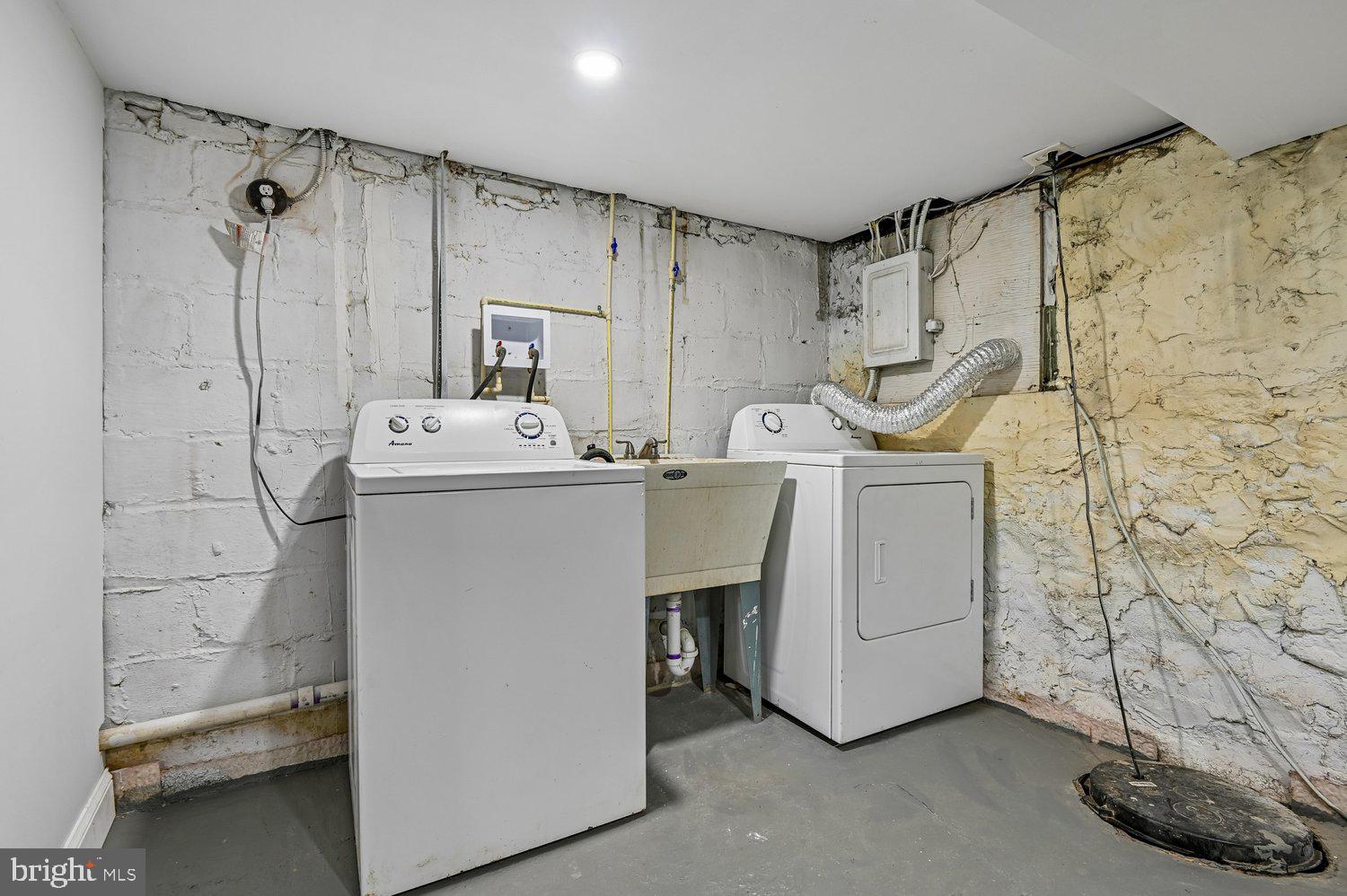 5105 Chalgrove Avenue Baltimore, MD 21215 - Photo 19 of 20 Laundry