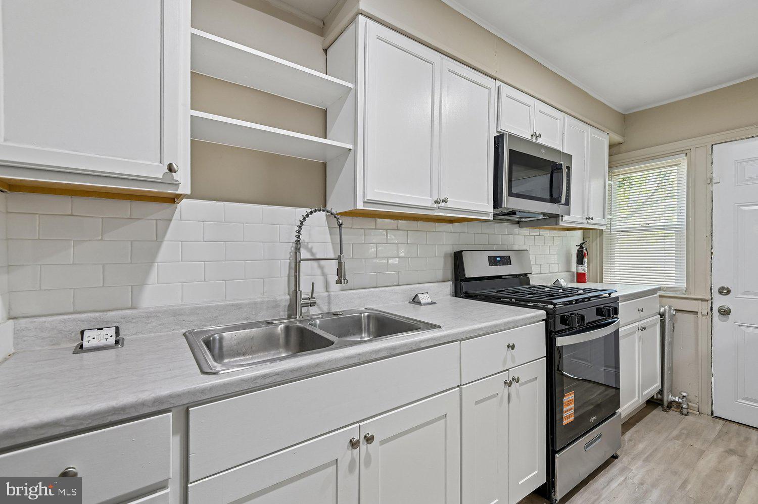 5105 Chalgrove Avenue Baltimore, MD 21215 - Photo 7 of 20 Kitchen