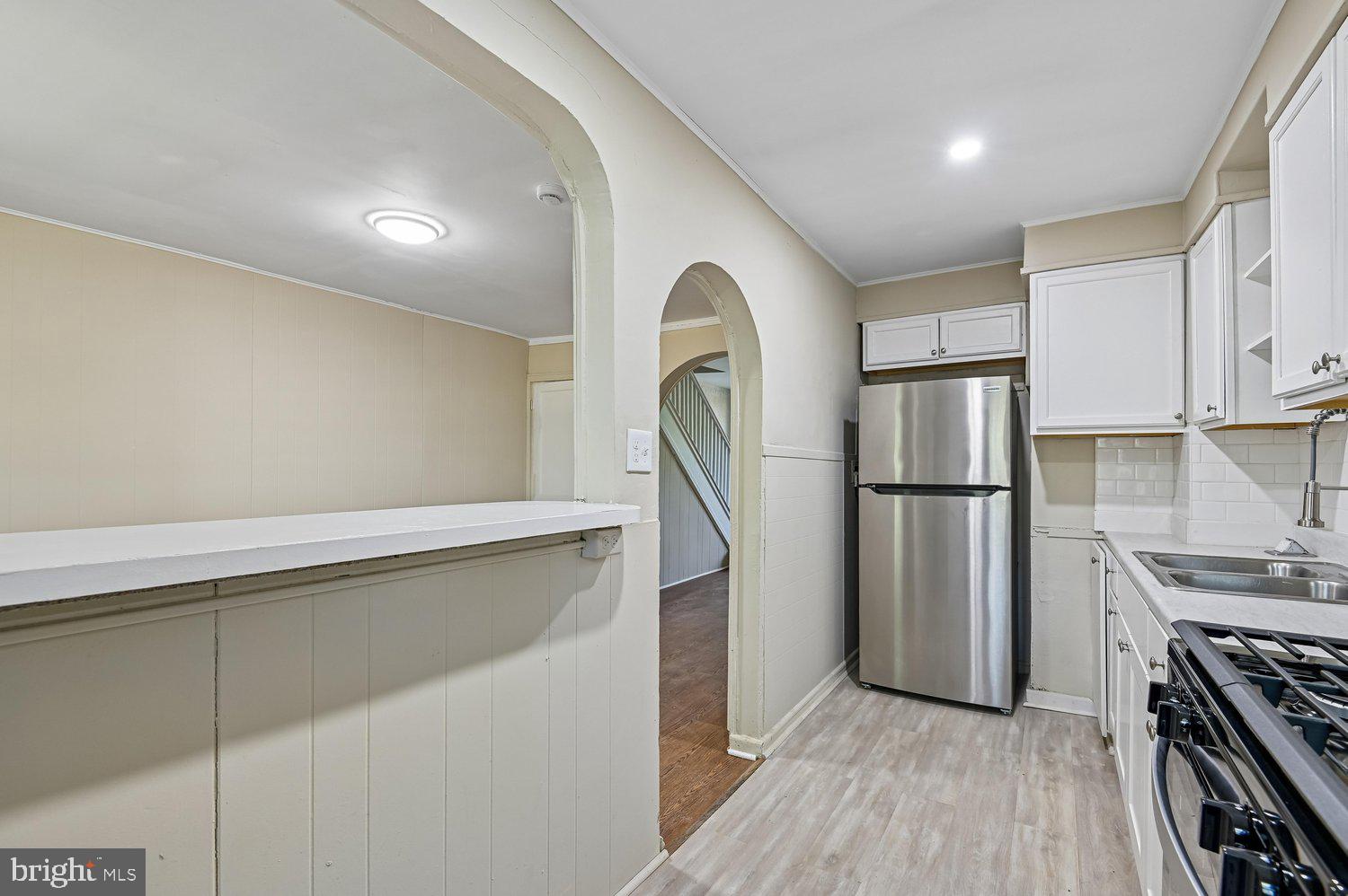 5105 Chalgrove Avenue Baltimore, MD 21215 - Photo 9 of 20 Kitchen