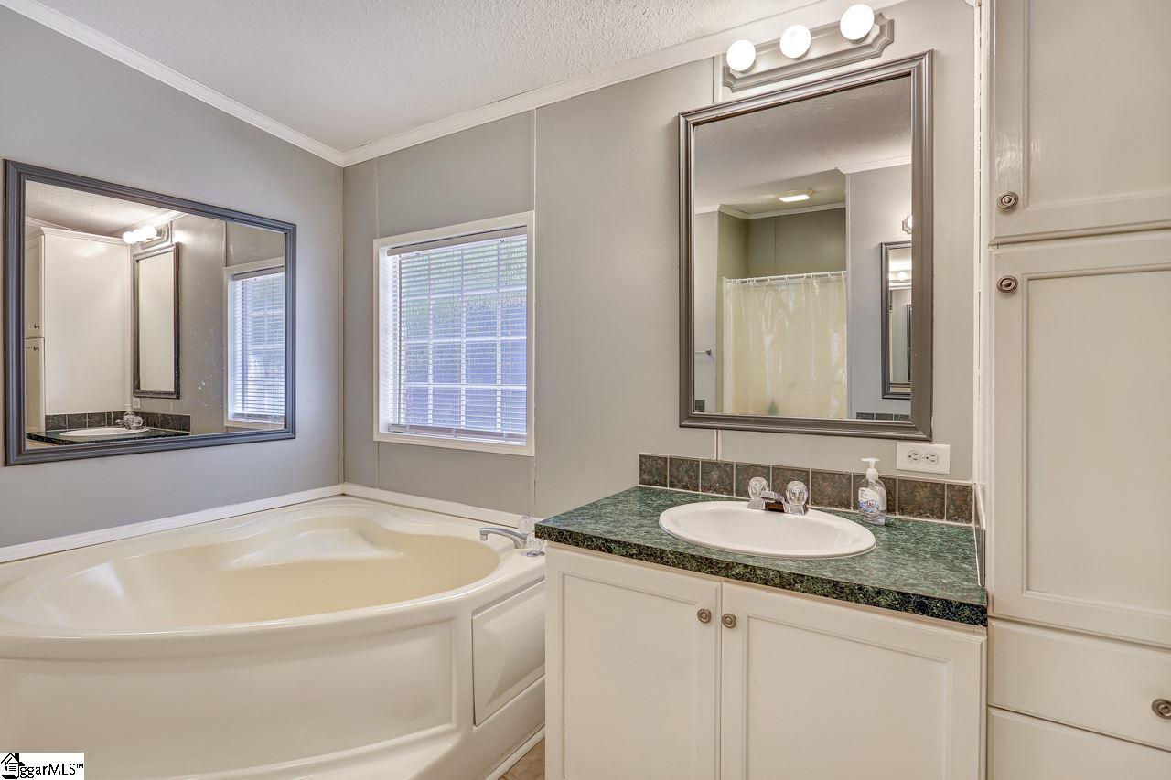 123 Fews Bridge Road Taylors, SC 29687 - Photo 16 of 34