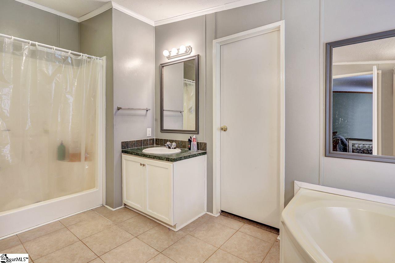 123 Fews Bridge Road Taylors, SC 29687 - Photo 17 of 34