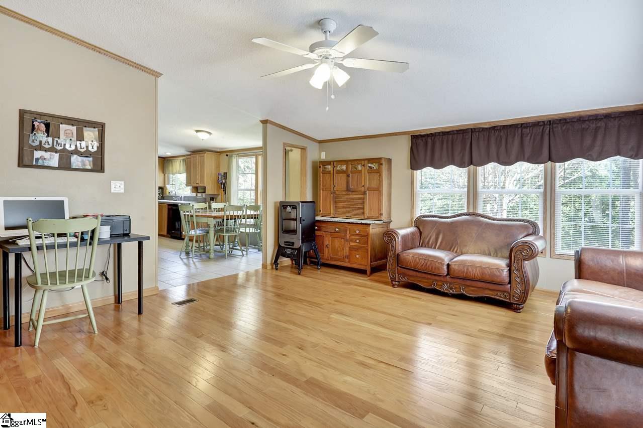 123 Fews Bridge Road Taylors, SC 29687 - Photo 4 of 34