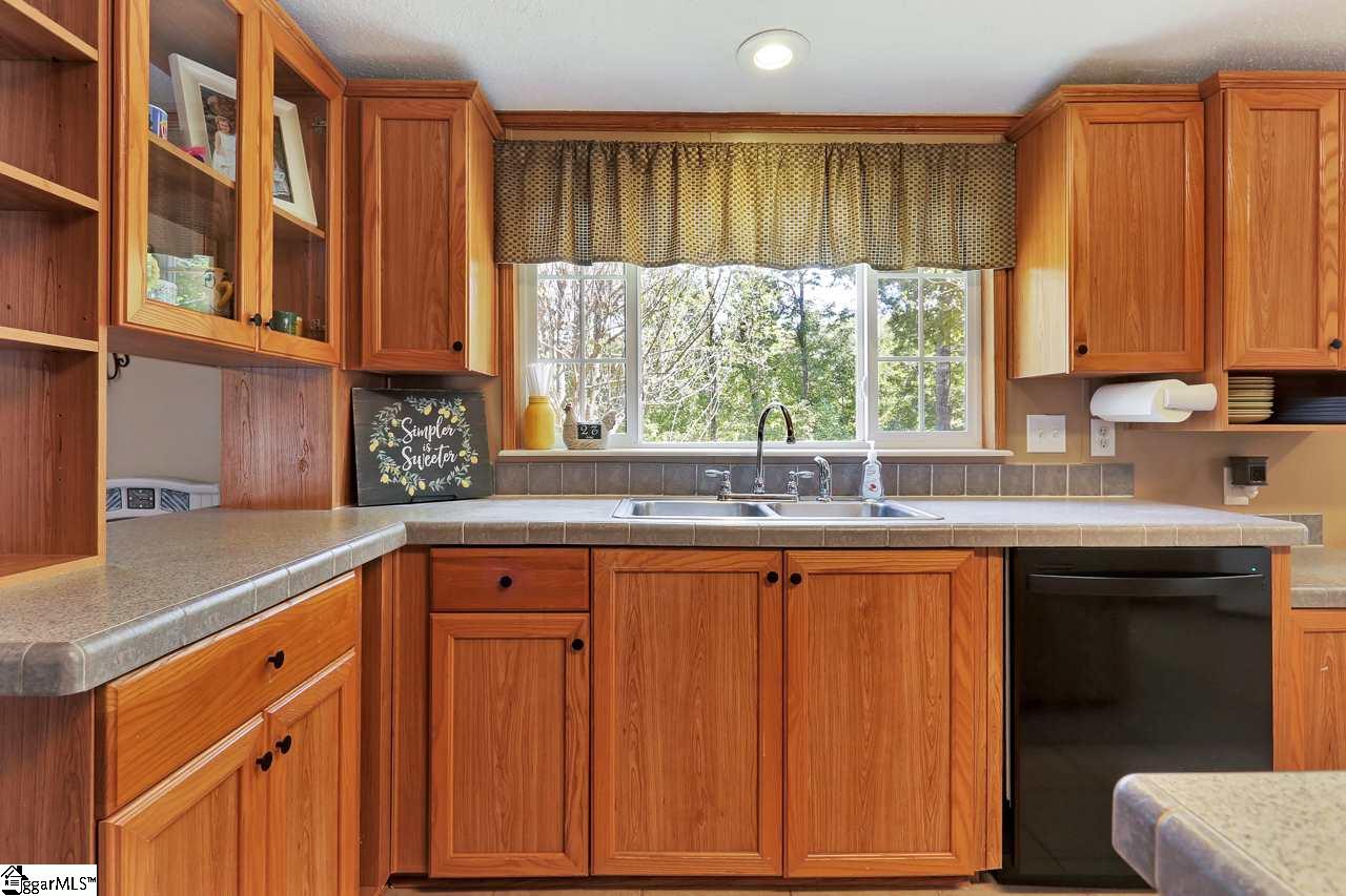 123 Fews Bridge Road Taylors, SC 29687 - Photo 8 of 34