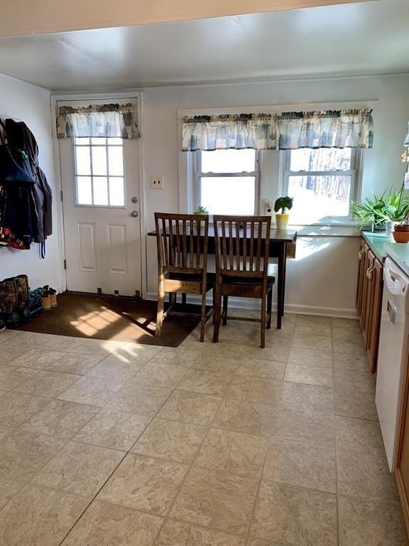 294 Country Club Road Greenfield, MA 01301 - Photo 8 of 27 Gallery Image 8