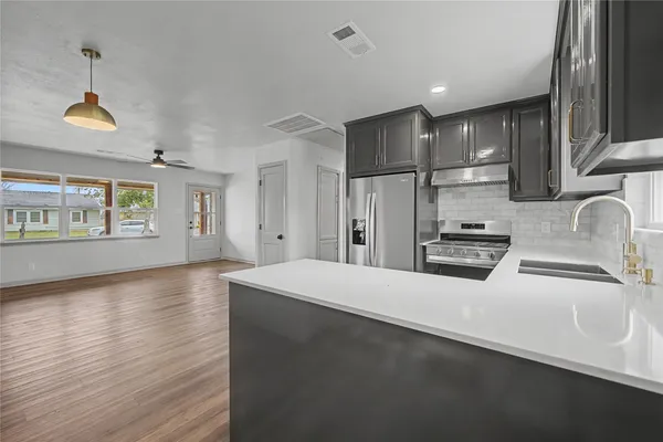 $265,000 | 1108 Nottingham Drive, Angleton, TX 77515