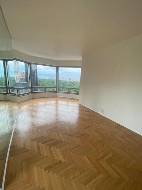 301 West 57th Street, Unit 18A Manhattan, NY 10019 - Photo 6 of 14 Living Room