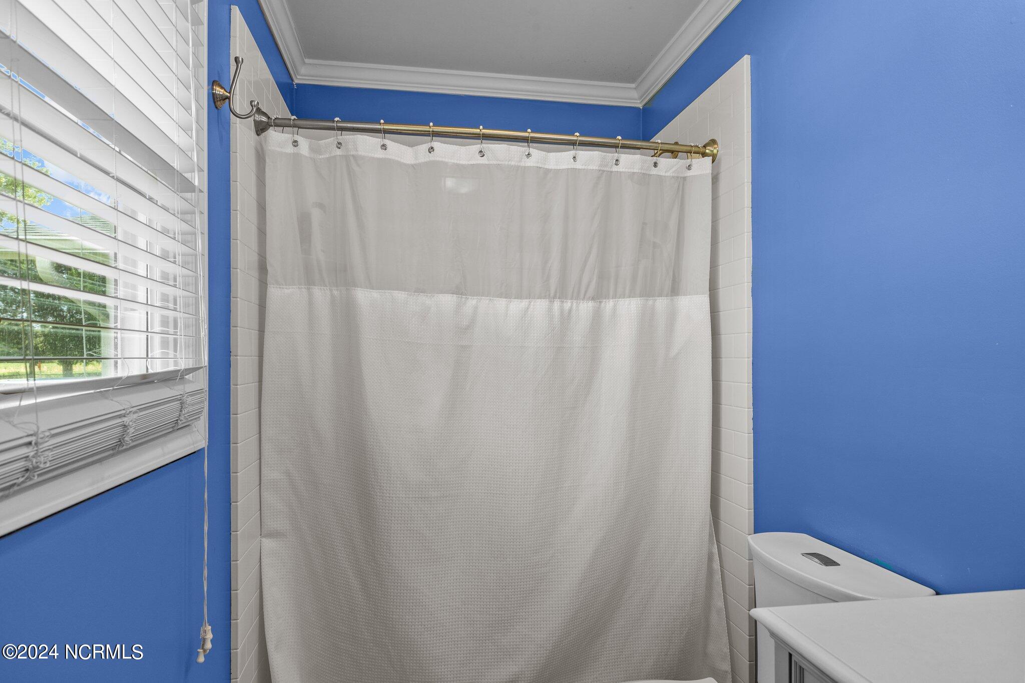 2202 North Road Morehead City, NC 28557 - Photo 36 of 47 Principal Bath