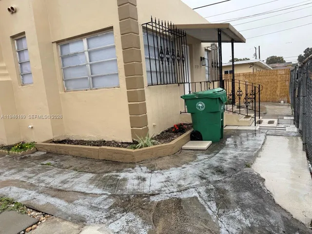 $2,345 | 219 Southwest 21st Avenue, Unit 1, Miami, FL 33135