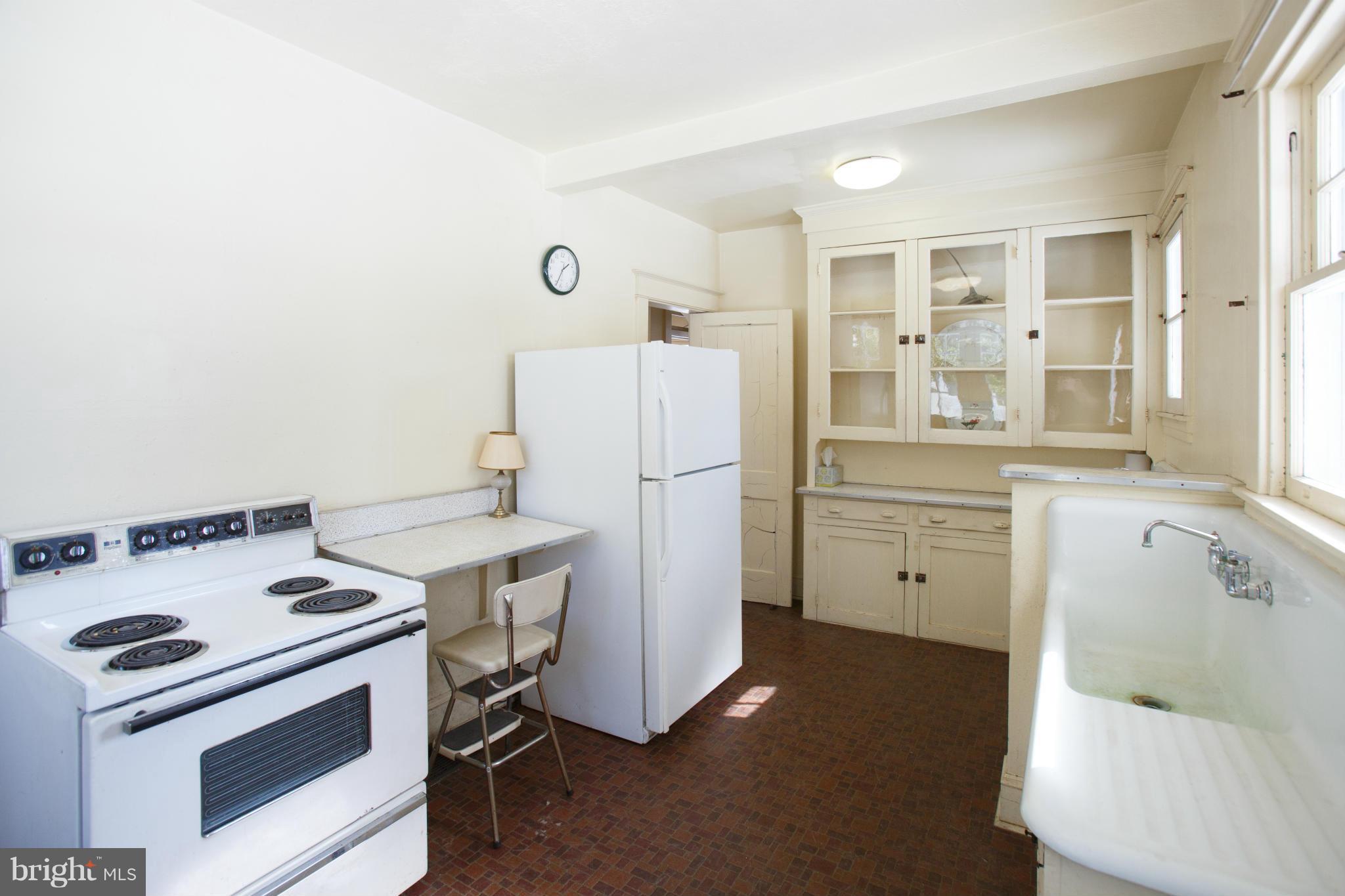 2029 Chesapeake Road Annapolis, MD 21409 - Photo 19 of 30 Kitchen