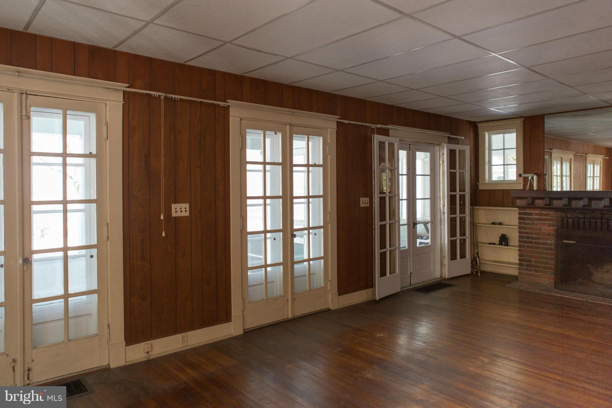 2029 Chesapeake Road Annapolis, MD 21409 - Photo 22 of 30 Family Room