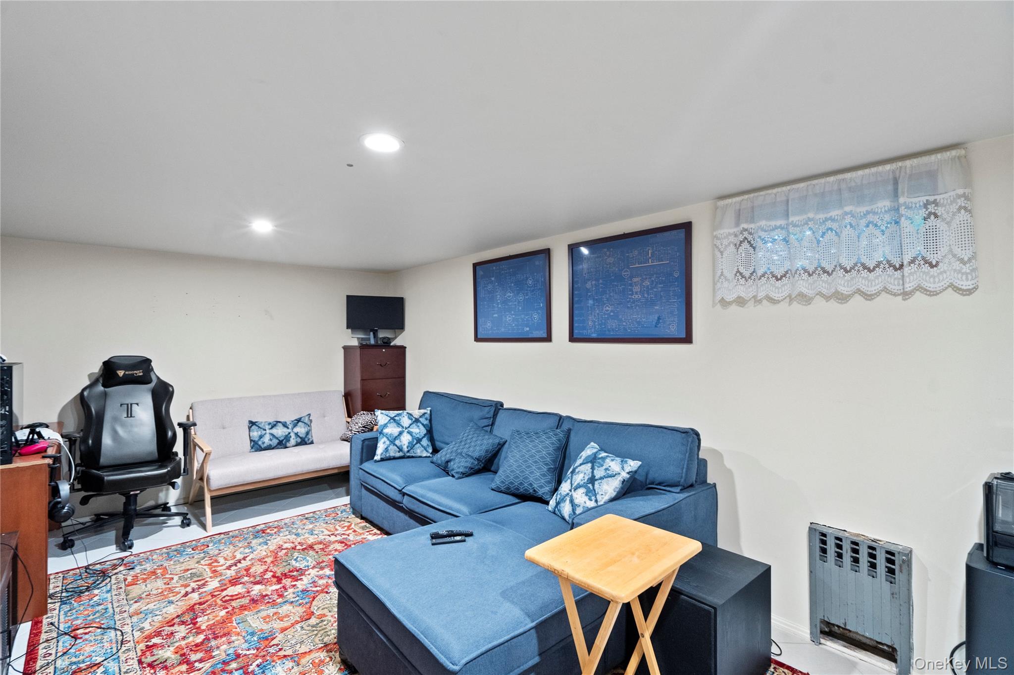 33 Shelter Hill Road Plainview, NY 11803 - Photo 24 of 34 Living area with recessed lighting