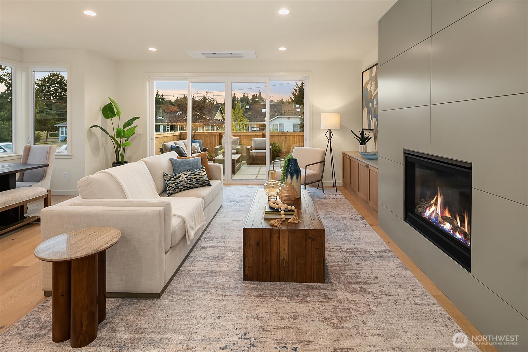 3010 32nd Avenue West Seattle, WA 98199 - Photo 13 of 35