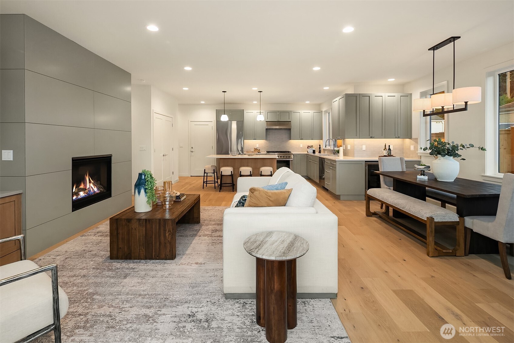 3010 32nd Avenue West Seattle, WA 98199 - Photo 14 of 35