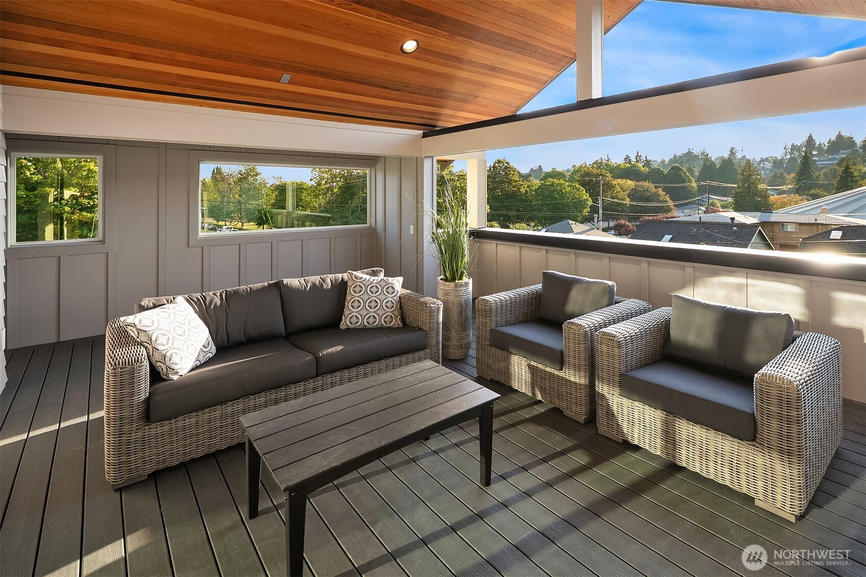 3010 32nd Avenue West Seattle, WA 98199 - Photo 32 of 35