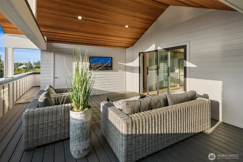 $1,670,000 | 3010 32nd Avenue West, Seattle, WA 98199