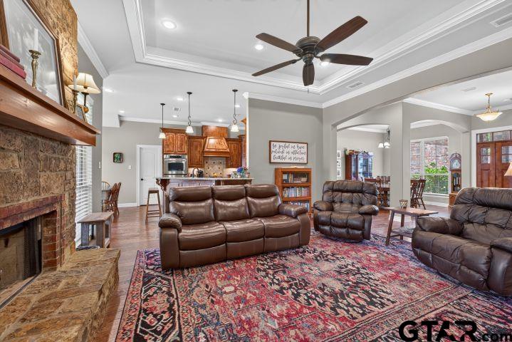 2000 Winding Run Lane Longview, TX 75605 - Photo 9 of 42