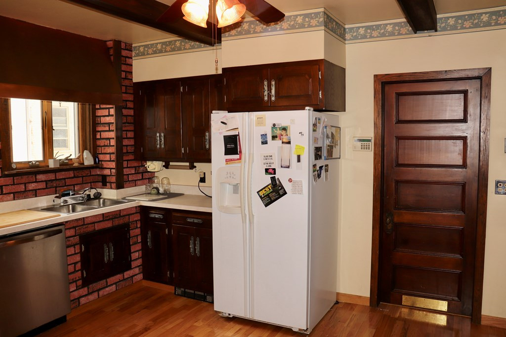 39 Hamilton Street Plattsburgh, NY 12901 - Photo 7 of 29 Gallery Image 7