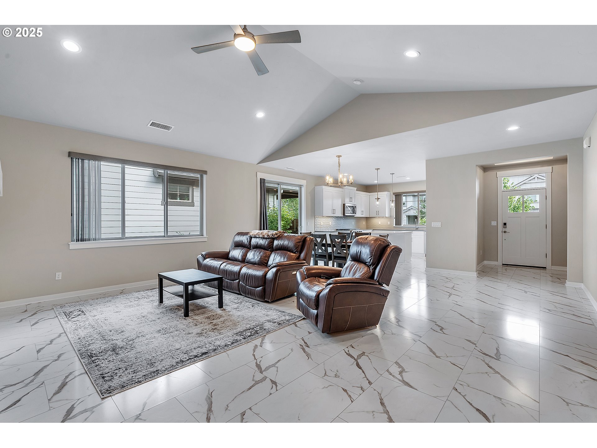 7245 Southwest Chestnut Lane Wilsonville, OR 97070 - Photo 14 of 48