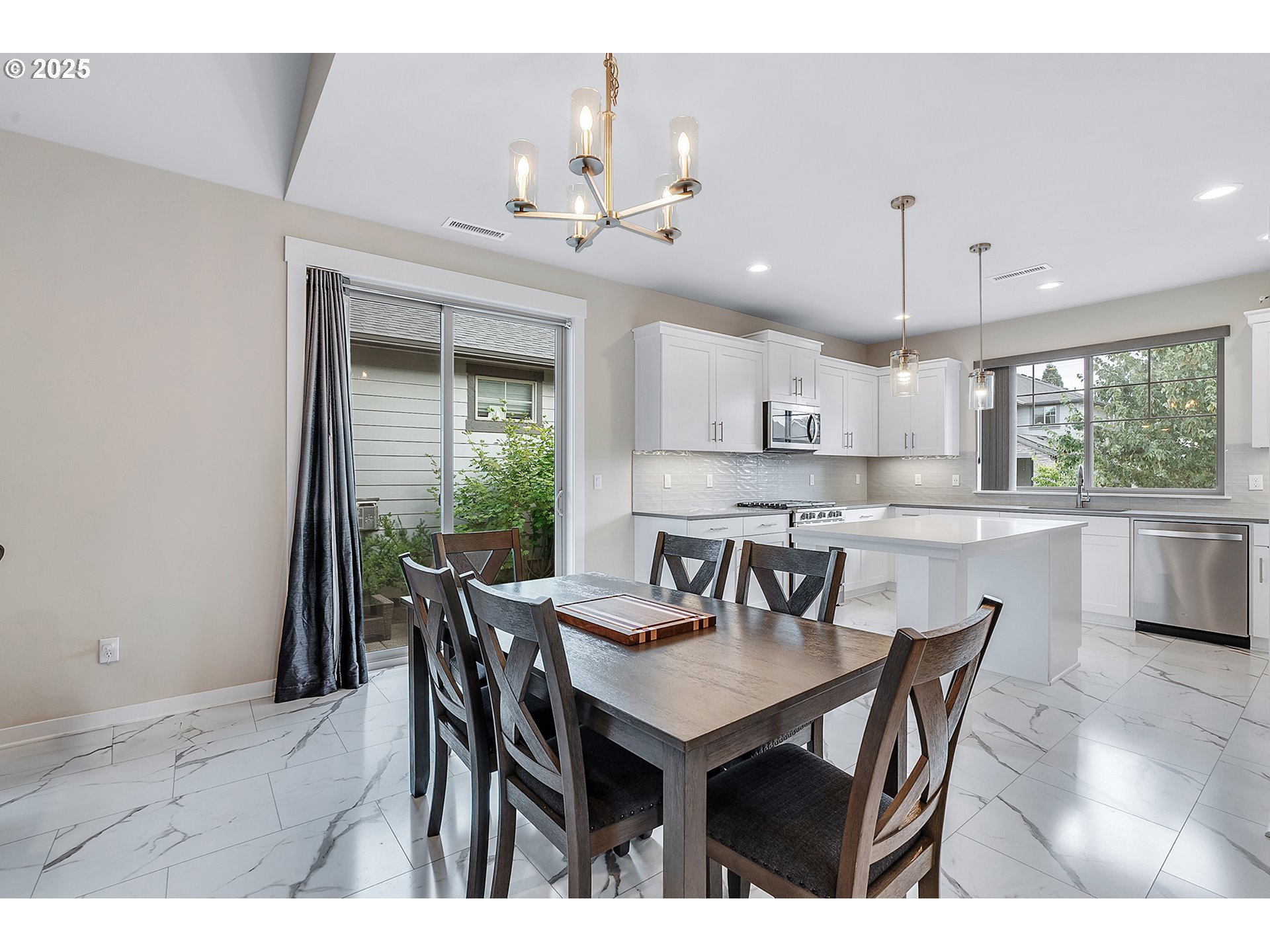 7245 Southwest Chestnut Lane Wilsonville, OR 97070 - Photo 15 of 48