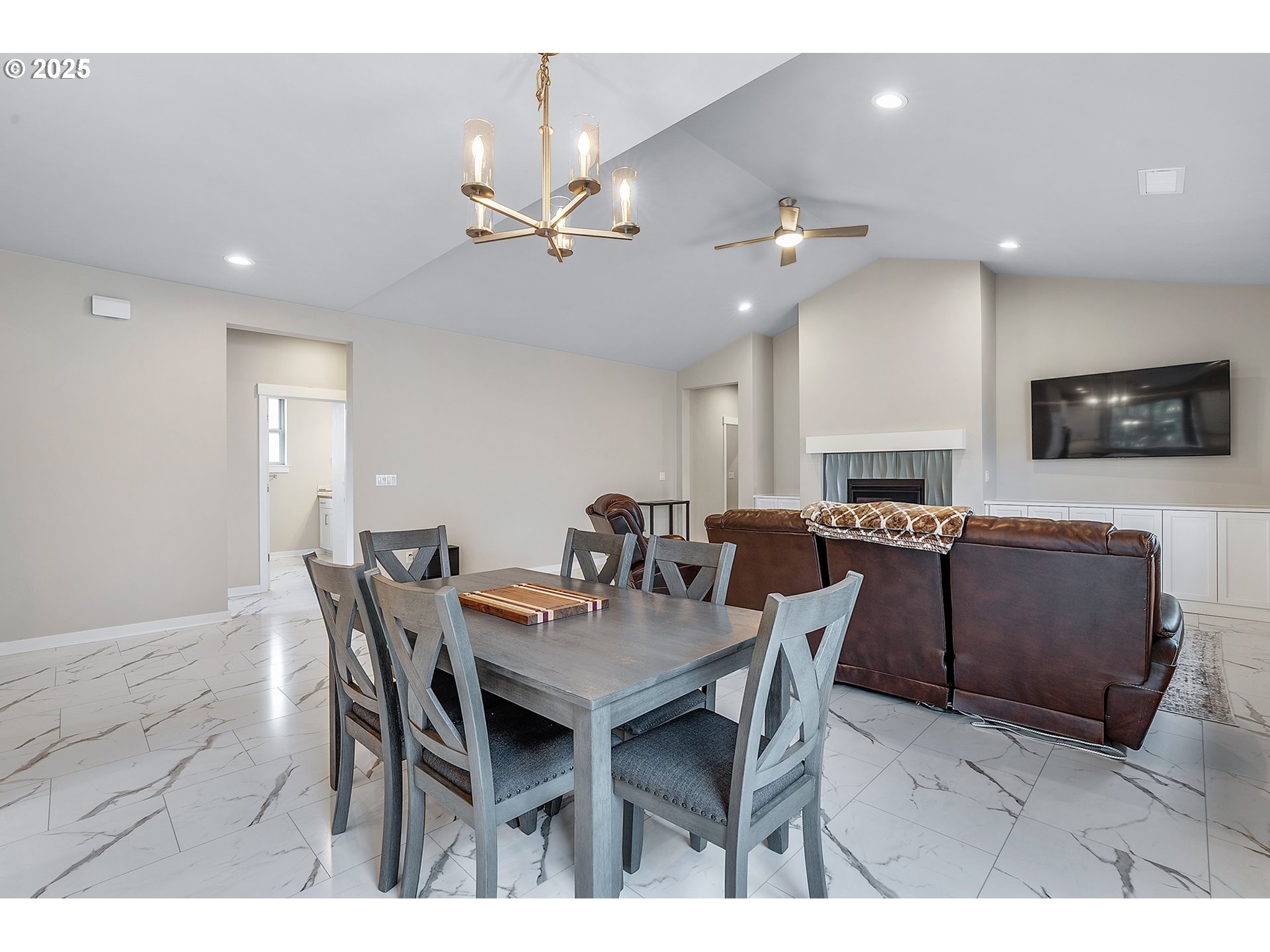 7245 Southwest Chestnut Lane Wilsonville, OR 97070 - Photo 17 of 48