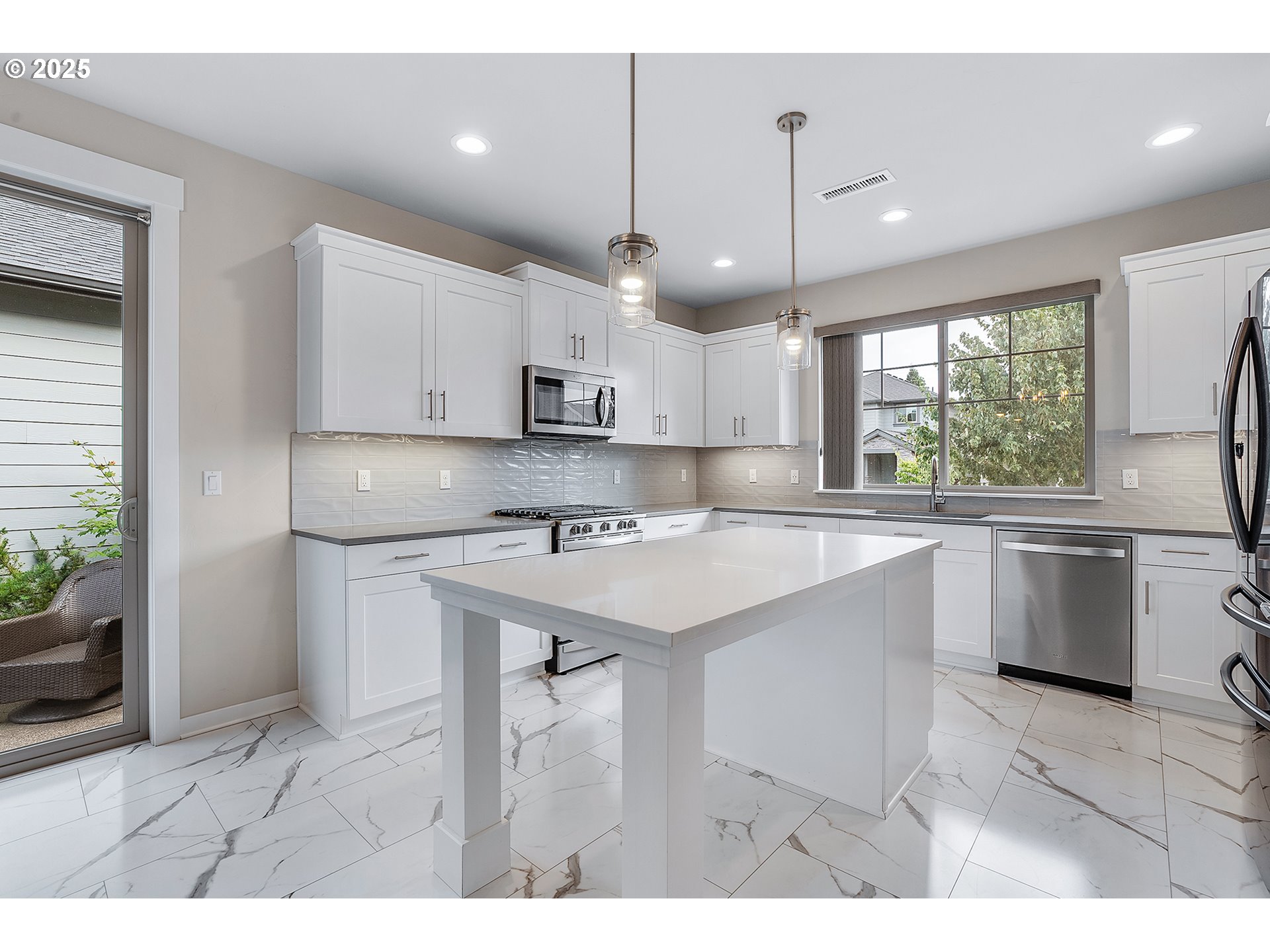 7245 Southwest Chestnut Lane Wilsonville, OR 97070 - Photo 18 of 48