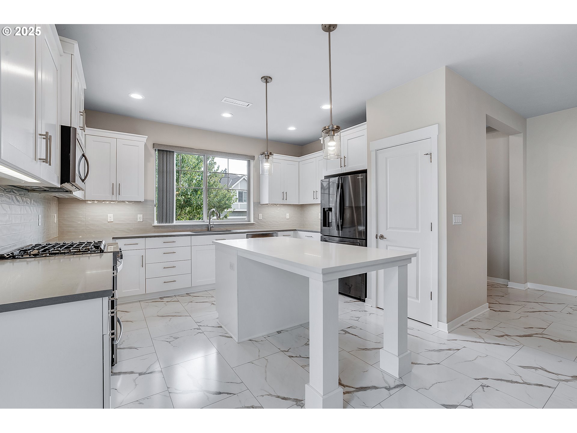 7245 Southwest Chestnut Lane Wilsonville, OR 97070 - Photo 19 of 48