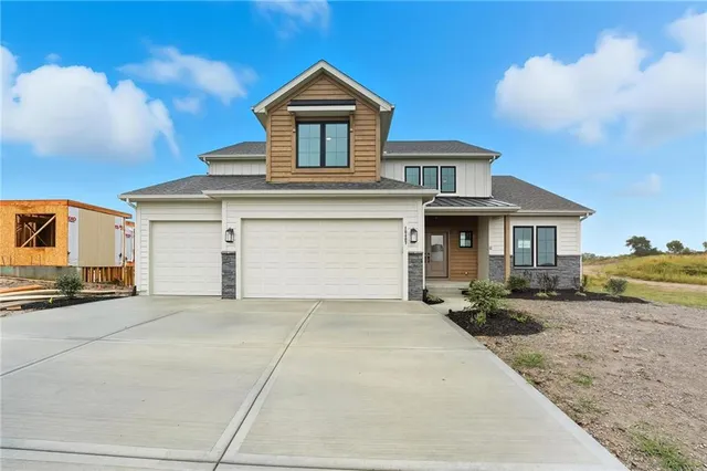 $700,000 | 10407 North Liberty Street, Kansas City, MO 64155