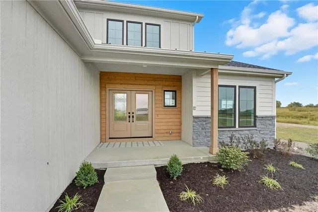 $700,000 | 10407 North Liberty Street, Kansas City, MO 64155