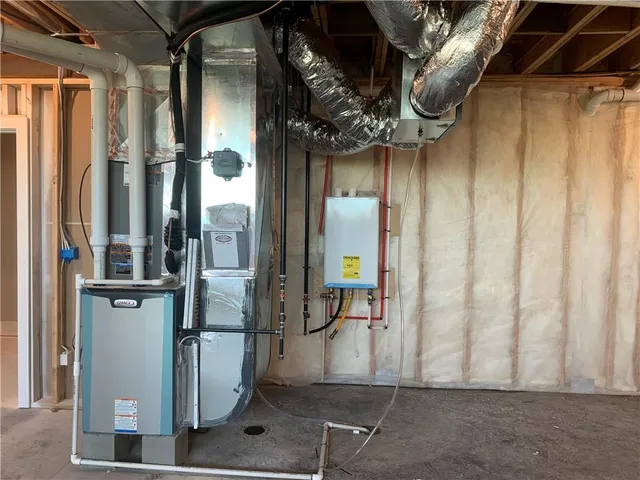 $700,000 | 10407 North Liberty Street, Kansas City, MO 64155