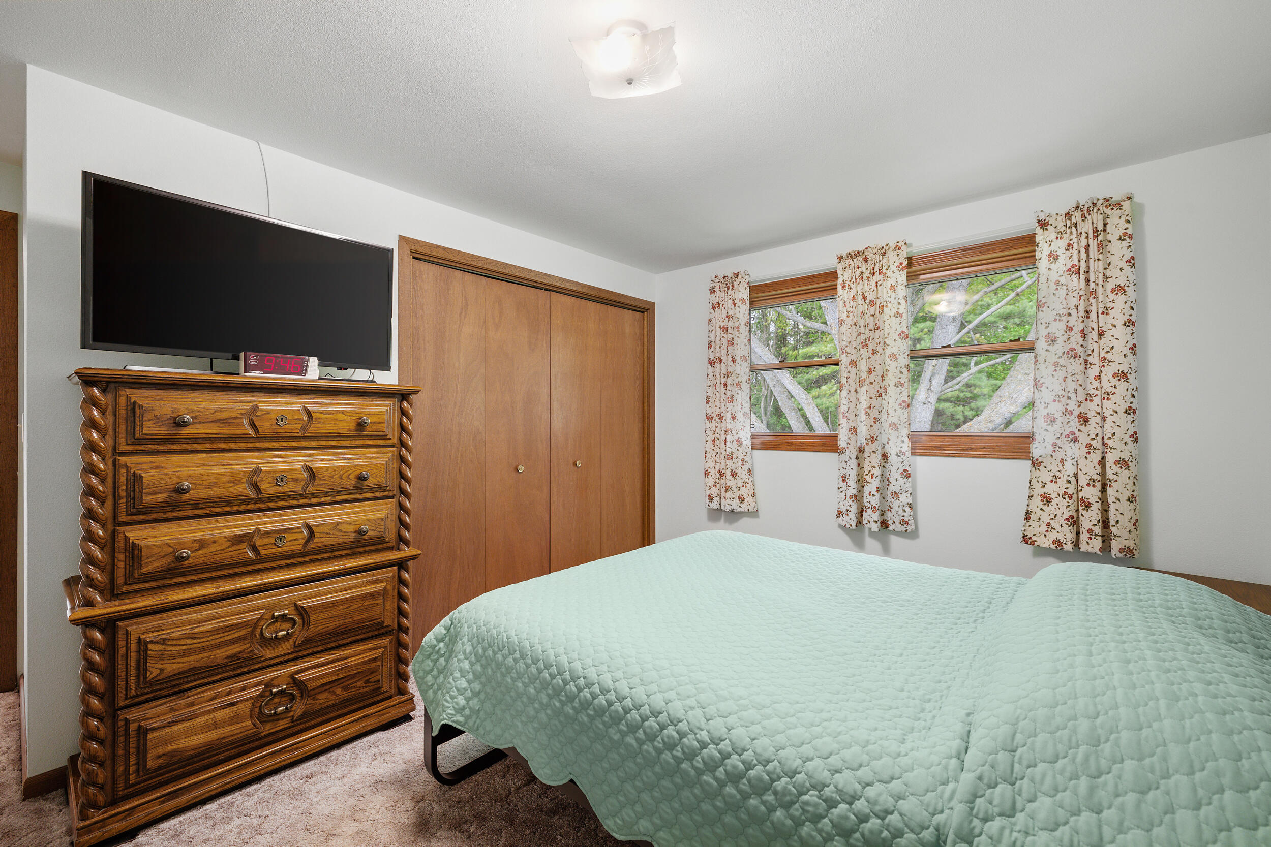 815 Jackson Drive Cleveland, WI 53015 - Photo 12 of 38 Upper Level Bedroom 1