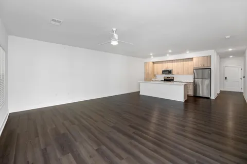 $2,850 | 1811 West Wysteria Lane, Unit 605, Oak Creek, WI 53154