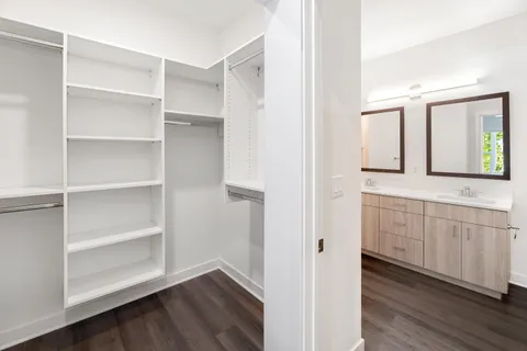 $2,850 | 1811 West Wysteria Lane, Unit 605, Oak Creek, WI 53154