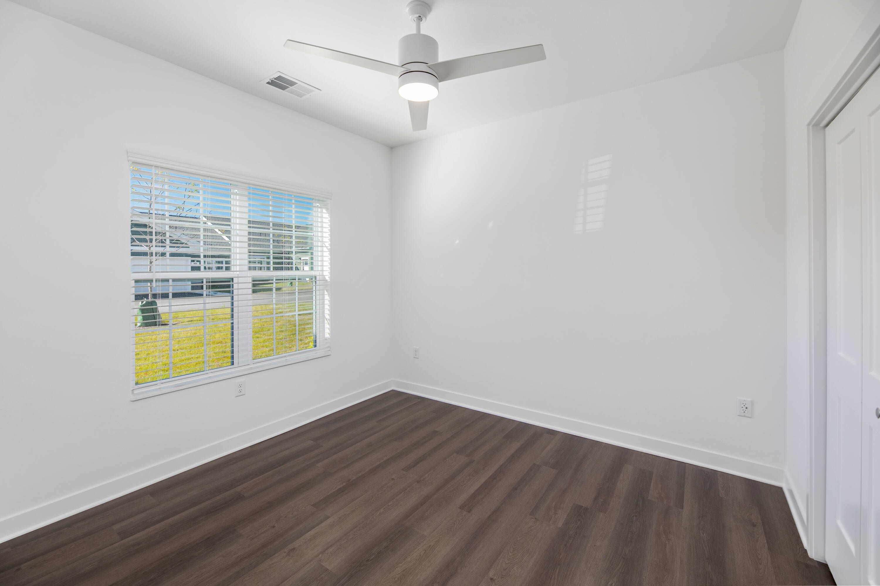 1811 West Wysteria Lane, Unit 605 Oak Creek, WI 53154 - Photo 12 of 33 Bedroom 2