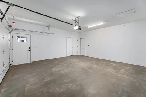 $2,850 | 1811 West Wysteria Lane, Unit 605, Oak Creek, WI 53154