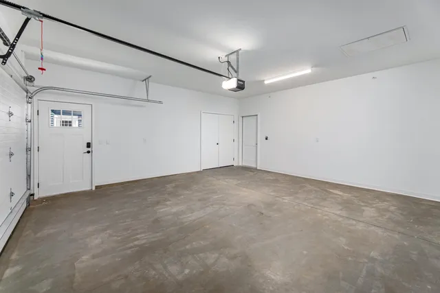 $2,850 | 1811 West Wysteria Lane, Unit 605, Oak Creek, WI 53154