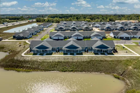 $2,850 | 1811 West Wysteria Lane, Unit 605, Oak Creek, WI 53154