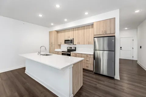 $2,850 | 1811 West Wysteria Lane, Unit 605, Oak Creek, WI 53154