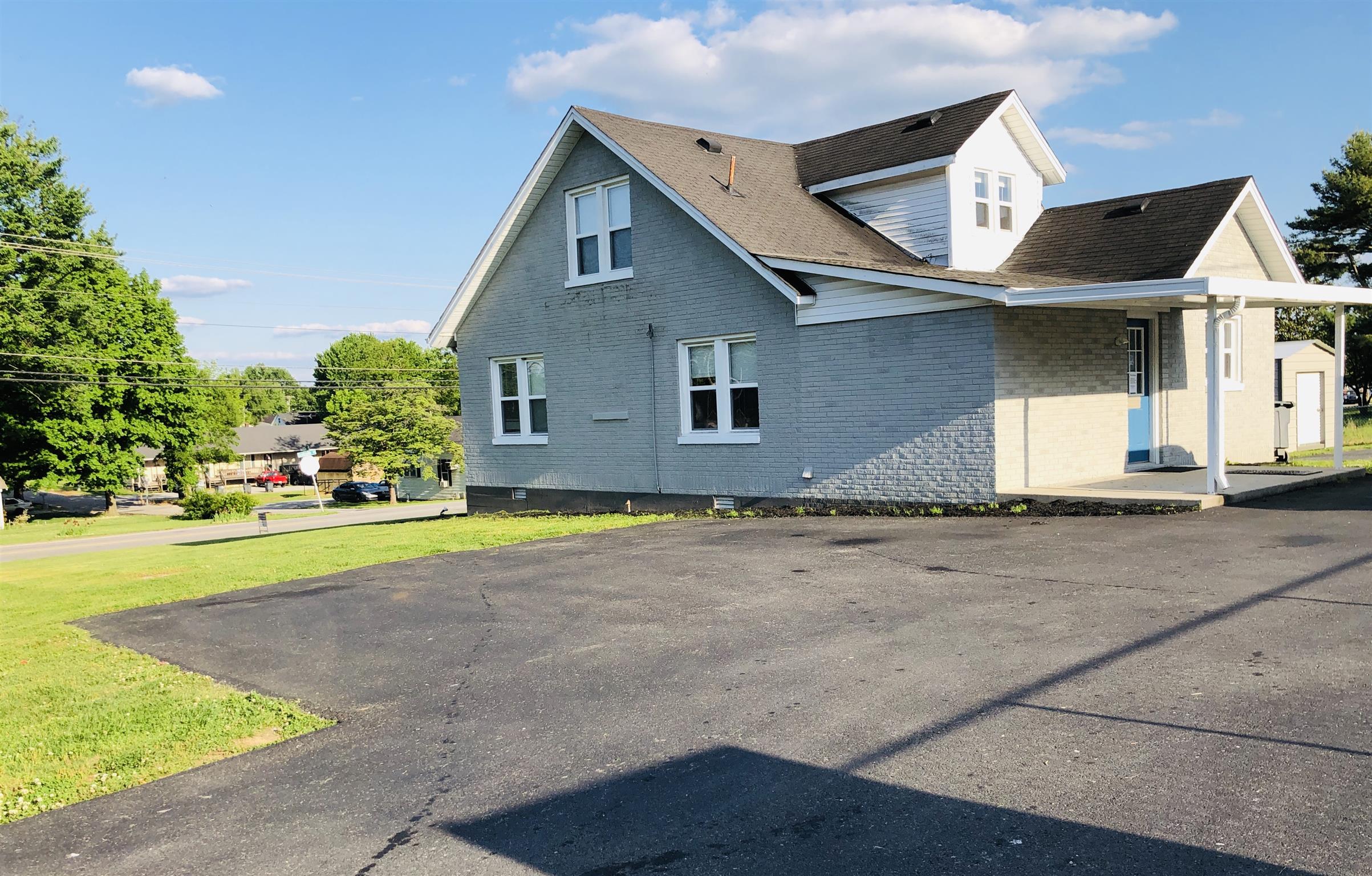 503 Scottsville Road Lafayette, TN 37083 - Photo 3 of 18 Gallery Image 3