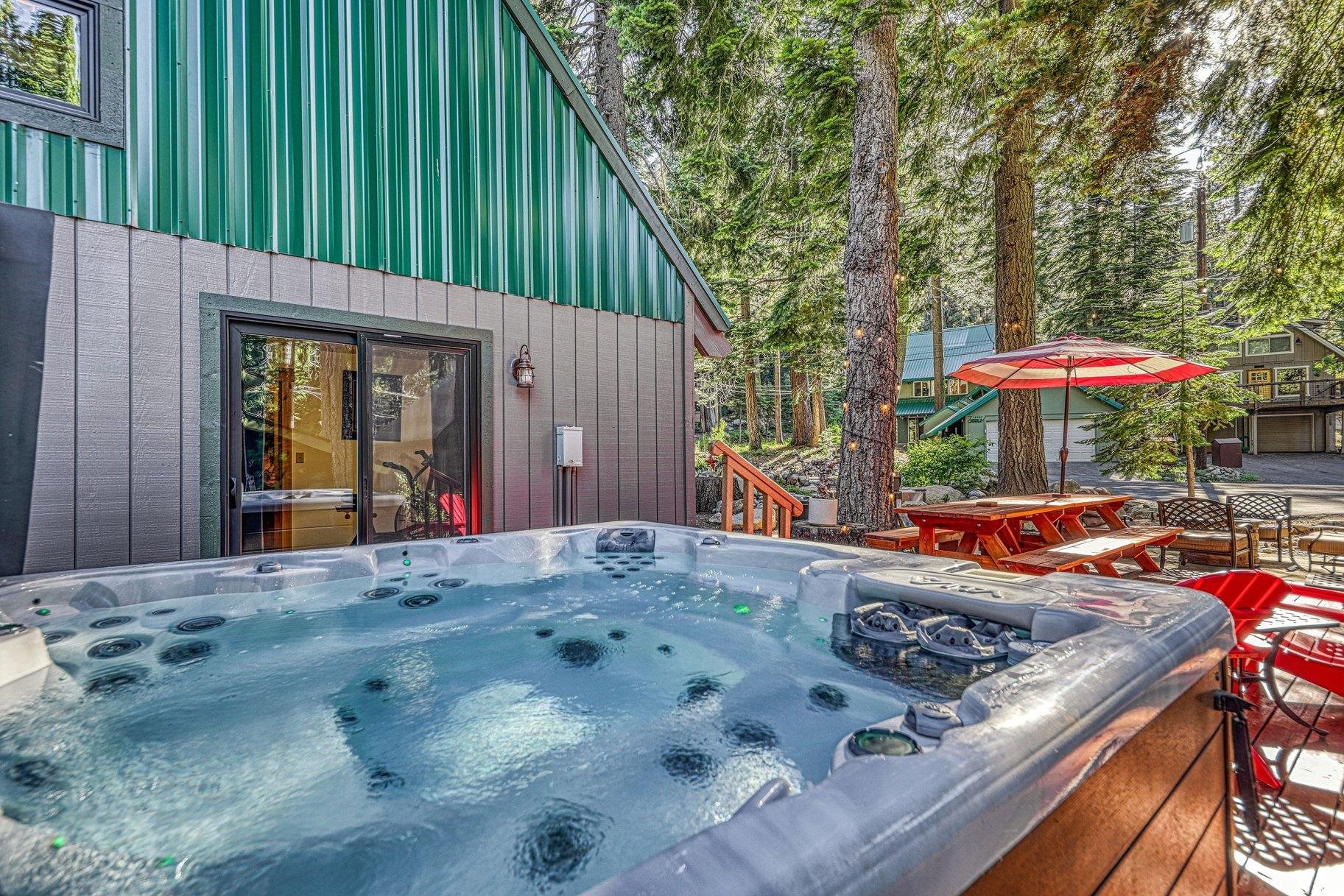 10380 Washoe Road Truckee, CA 96161 - Photo 3 of 28