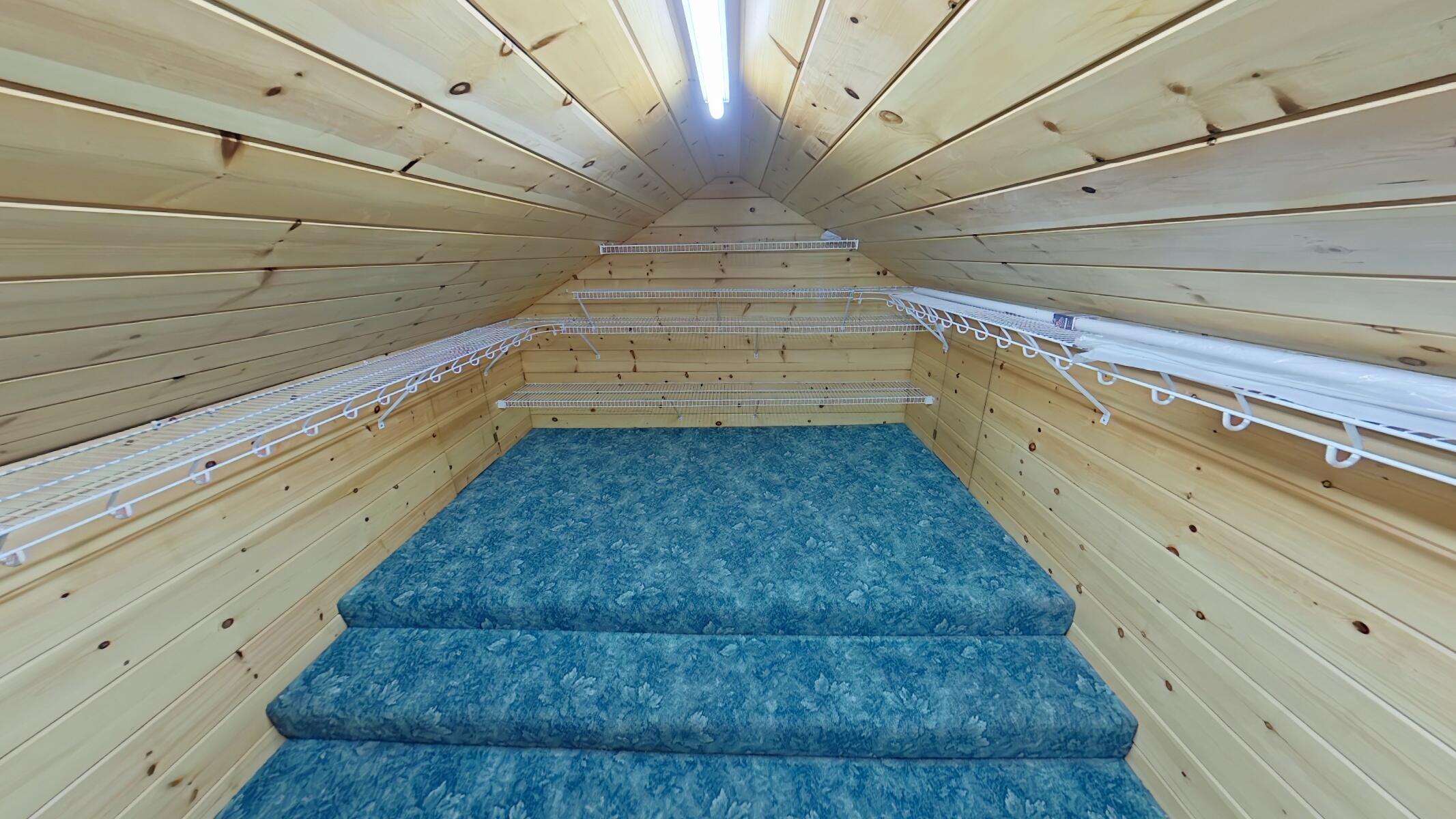 17787 Indian Prairie Road White Pigeon, MI 49099 - Photo 23 of 38 UL ensuite Walk-in Closet