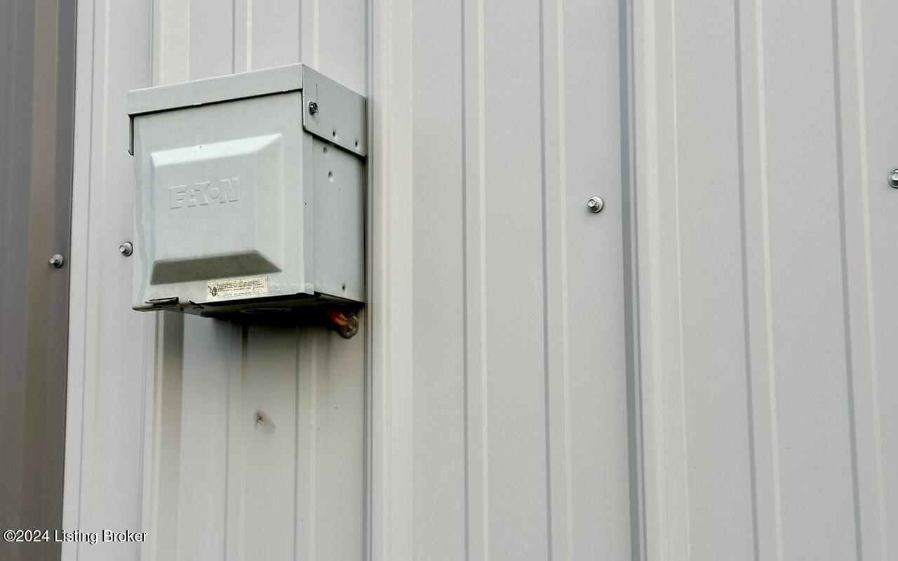 559 Grant Road Leitchfield, KY 42754 - Photo 52 of 57 RV Outlet Rear Garage