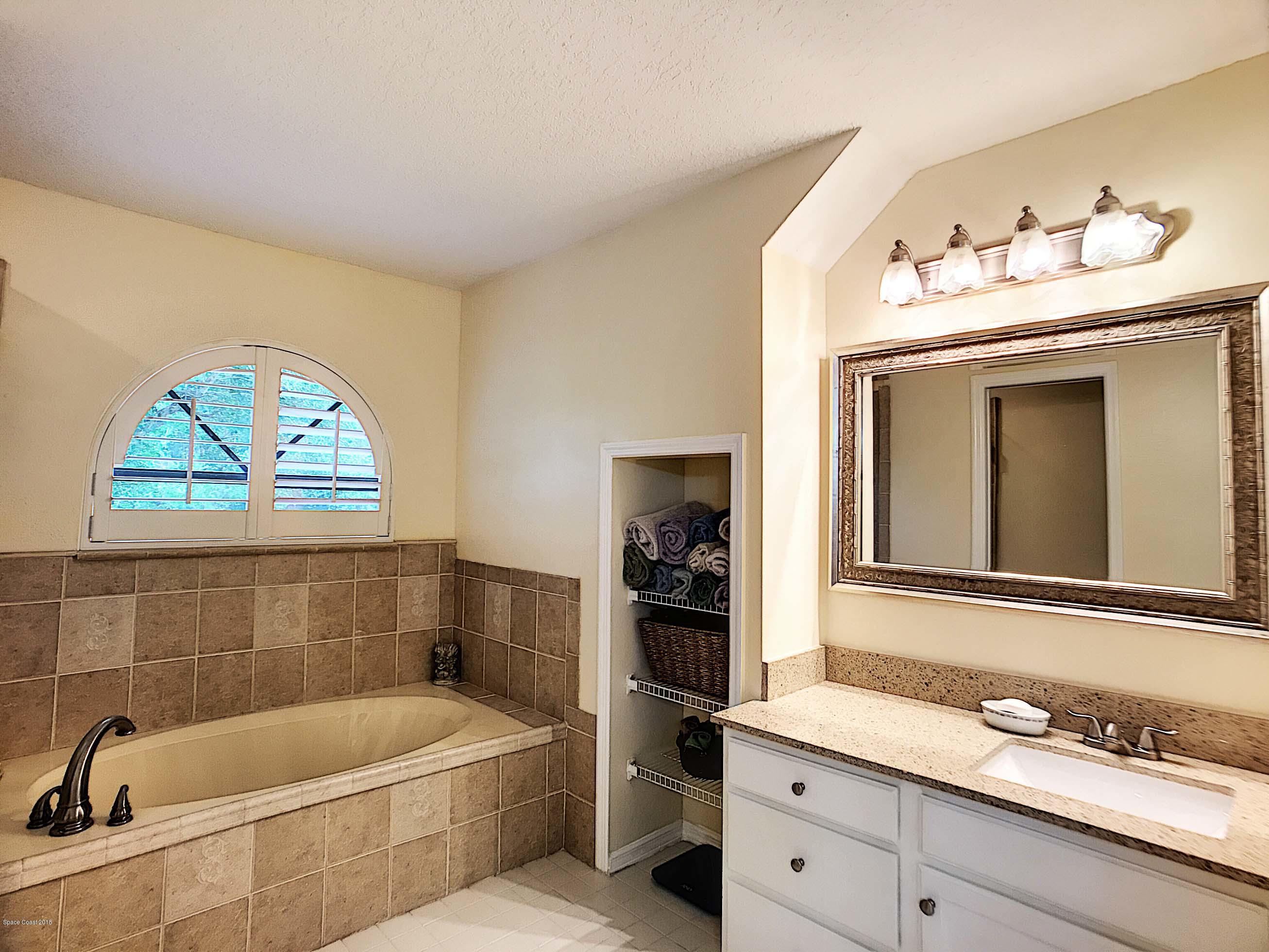 359 Lake Road Lake Mary, FL 32746 - Photo 22 of 34 Master Bath