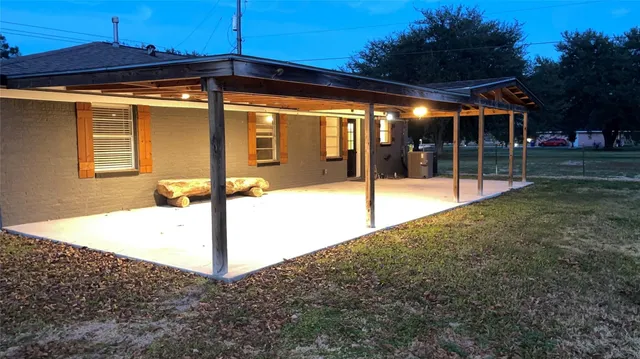 $1,800 | 3500 Barbers Hill Road, Highlands, TX 77562