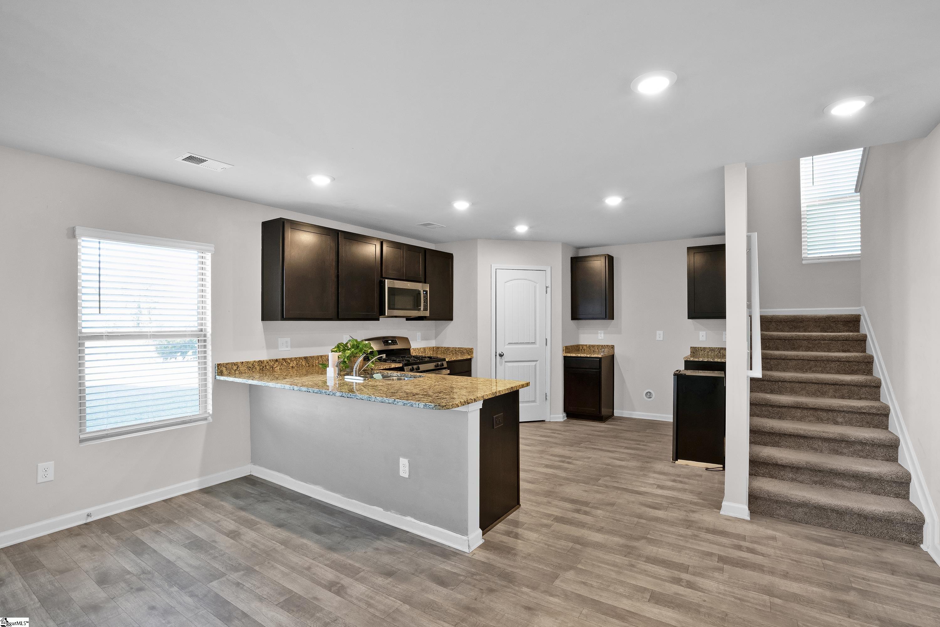 906 Equine Drive Moore, SC 29369 - Photo 4 of 30