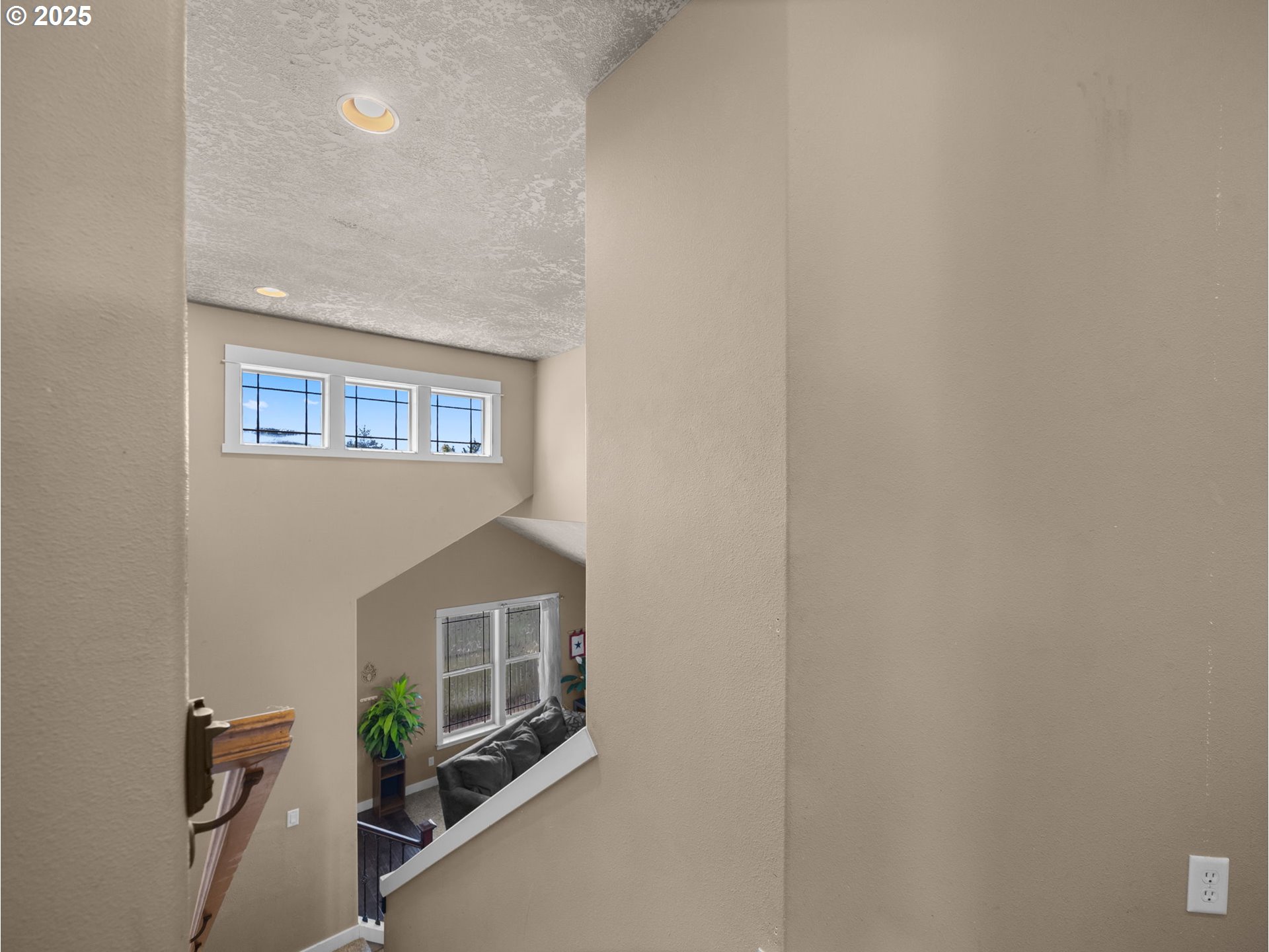 18653 Van Fleet Avenue Sandy, OR 97055 - Photo 29 of 48 a hallway with a workspace
