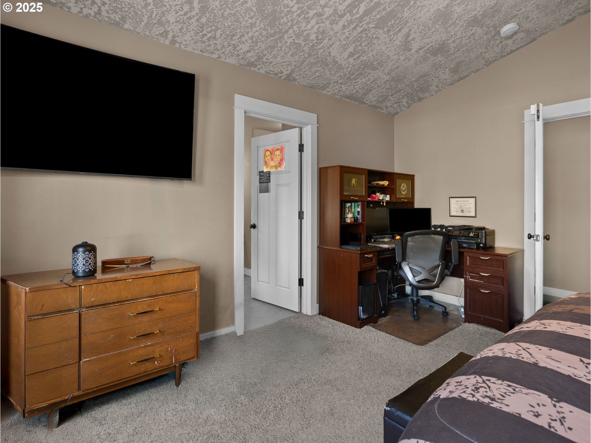 18653 Van Fleet Avenue Sandy, OR 97055 - Photo 32 of 48 a view of a workspace with furniture