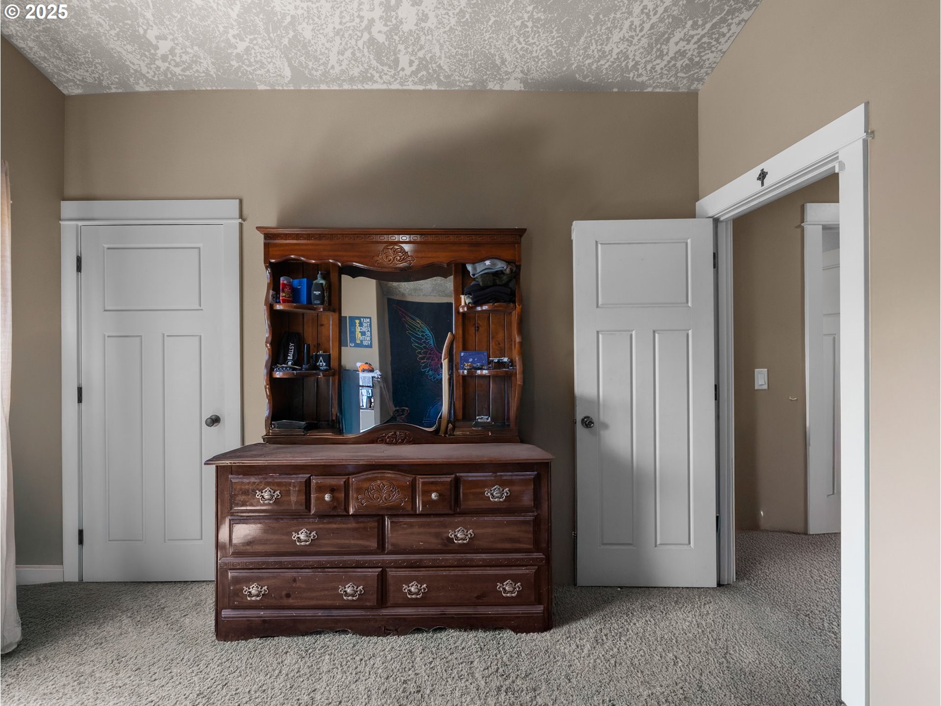 18653 Van Fleet Avenue Sandy, OR 97055 - Photo 38 of 48 a living room with furniture and a mirror