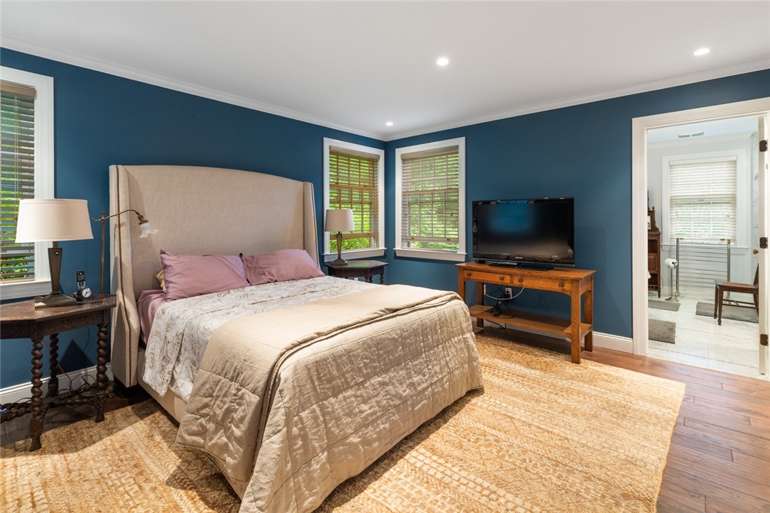 446 Spring Street Hopkinton, RI 02873 - Photo 27 of 38 Main level en suite
446 Spring Street Hopkinton RI