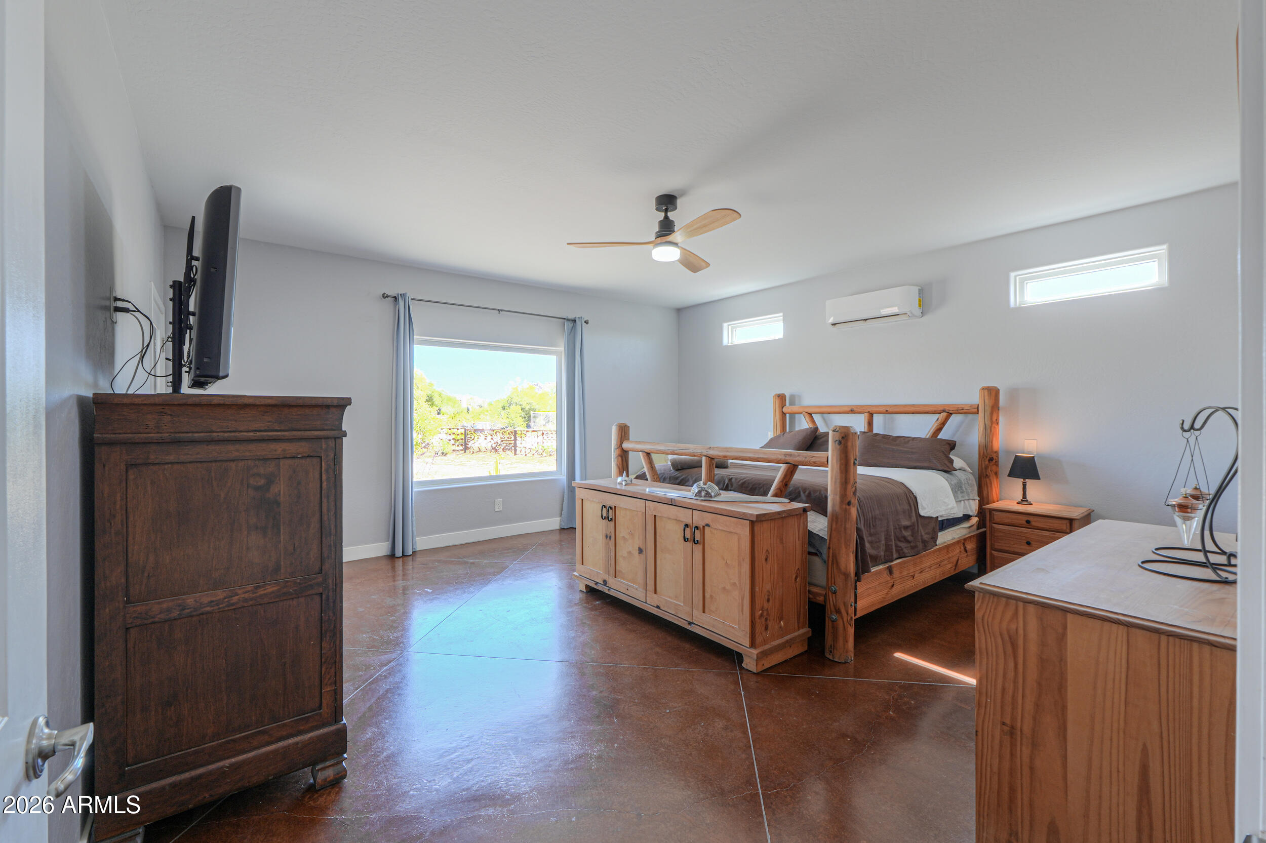 11422 North Hazeldine Road Casa Grande, AZ 85194 - Photo 27 of 59 a bed room with furniture and wooden floor