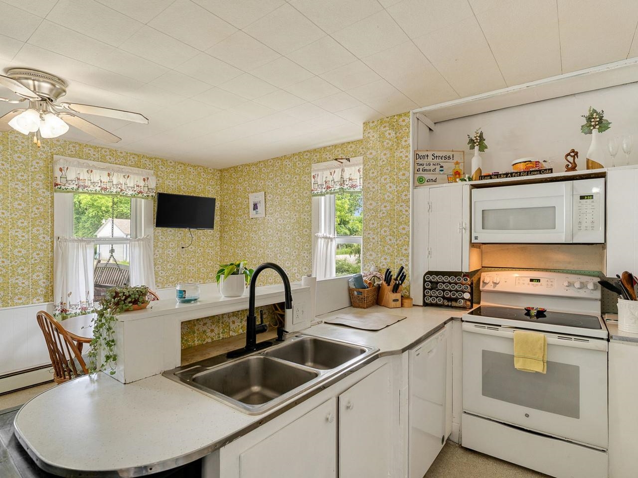 1853 Greenbush Road Ferrisburgh, VT 05473 - Photo 11 of 60